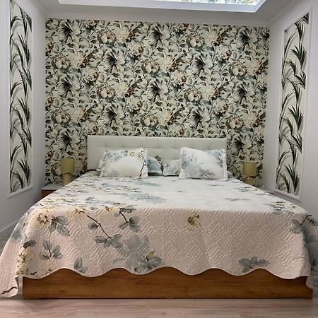 Golden Garden Luxury Apartment In בוקרשט מראה חיצוני תמונה