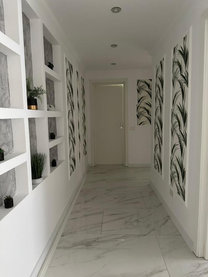 Golden Garden Luxury Apartment In בוקרשט מראה חיצוני תמונה