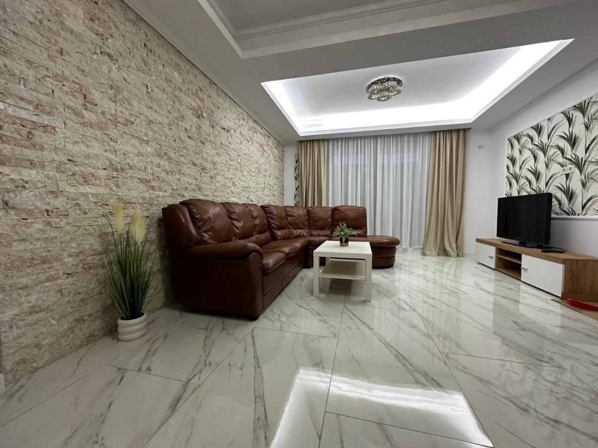 Golden Garden Luxury Apartment In בוקרשט מראה חיצוני תמונה