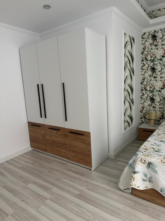 Golden Garden Luxury Apartment In בוקרשט מראה חיצוני תמונה