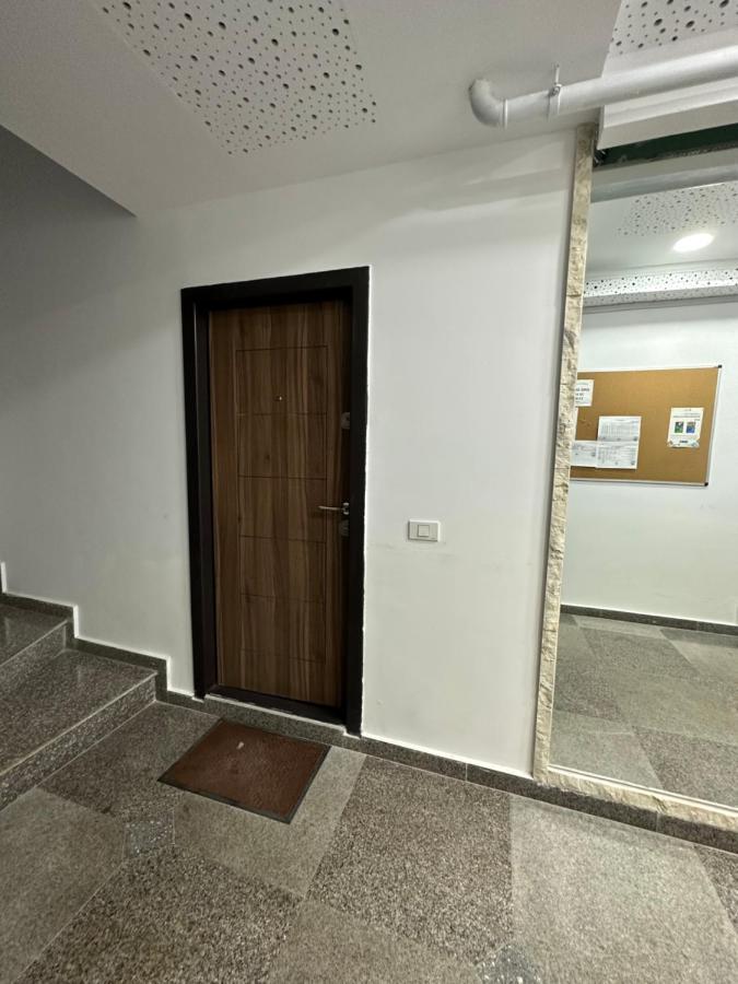 Golden Garden Luxury Apartment In בוקרשט מראה חיצוני תמונה