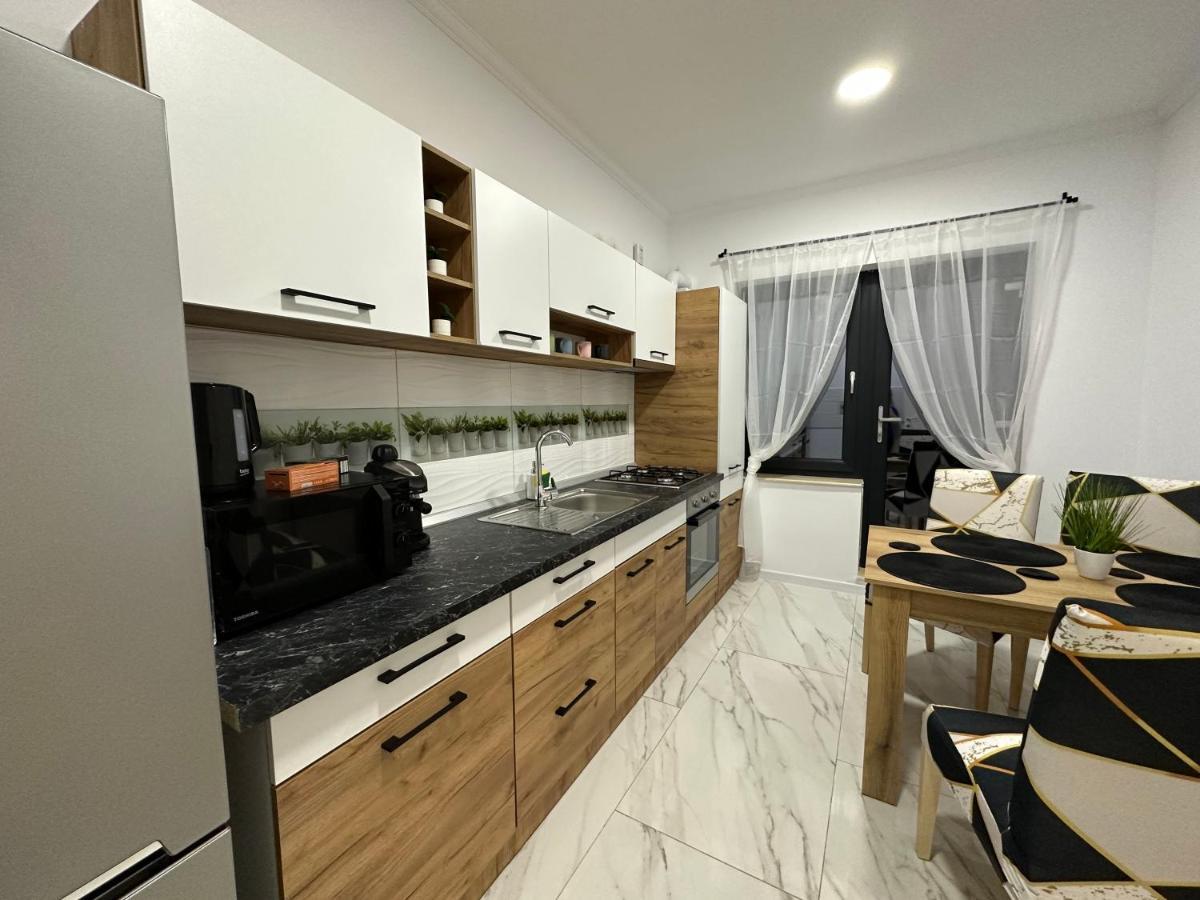 Golden Garden Luxury Apartment In בוקרשט מראה חיצוני תמונה