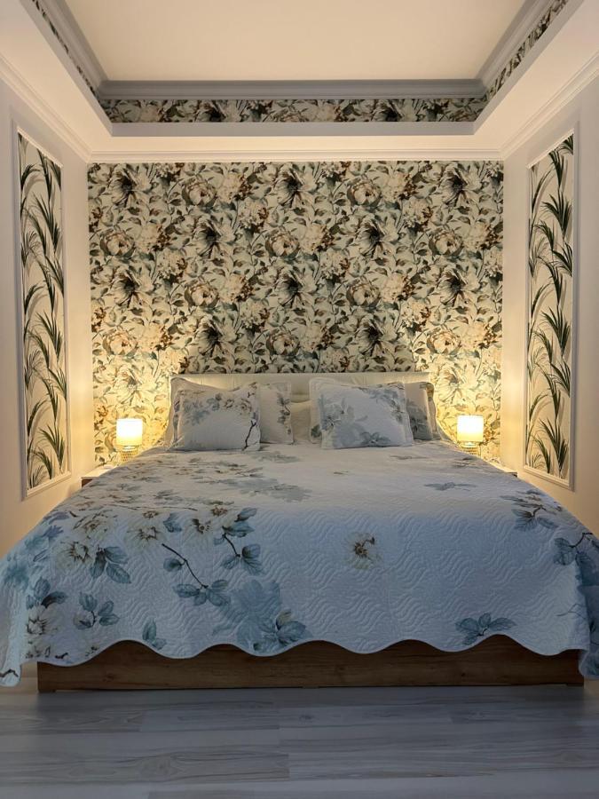 Golden Garden Luxury Apartment In בוקרשט מראה חיצוני תמונה